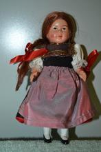 Celluloid popje met originele klederdracht kleding NR 2512, Verzamelen, Poppen, Ophalen of Verzenden, Zo goed als nieuw, Pop