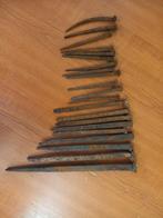 Antieke gesmeeden vierkante taps toelopende spijkers., Ophalen of Verzenden, Zo goed als nieuw, Rvs of Chroom