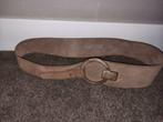 Taupe suède riem echt leder college style, Echt leder, 90 tot 100 cm, Heupriem, Ophalen of Verzenden