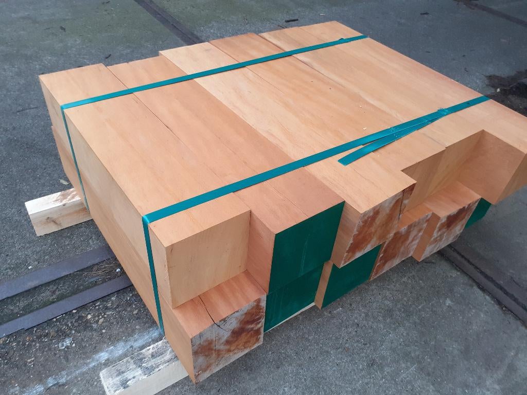 12 stuks Bilinga palen 140x140mm - ca 65 cm lengte - 95 euro, Tuin en Terras, Palen, Balken en Planken, Ophalen of Verzenden, Minder dan 180 cm