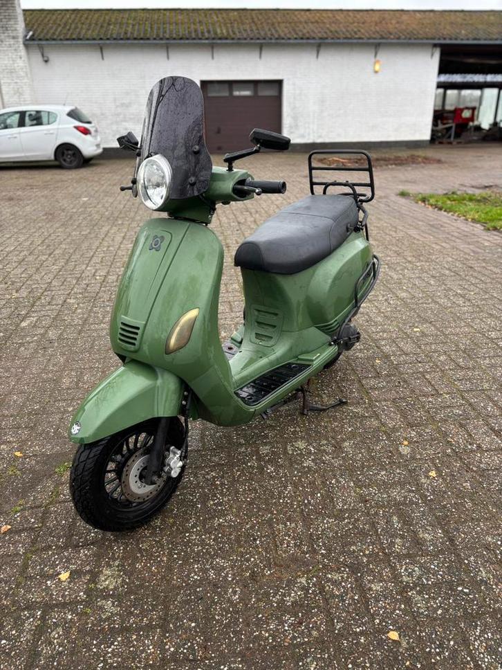 Agm vx 50, Fietsen en Brommers, Scooters | Overige merken, Zo goed als nieuw, Maximaal 25 km/u, Benzine, Ophalen of Verzenden