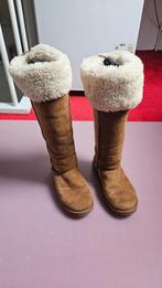 UGG hoge laarzen maat 38, Kleding | Dames, Schoenen, Hoge laarzen, UGG, Beige, Ophalen of Verzenden