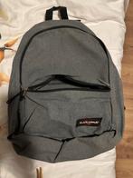 Grijze Eastpak rugtas, Ophalen of Verzenden, Gebruikt, 25 tot 40 cm, Eastpak