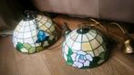 Tiffany hanglampen set met bloemen patroon., Huis en Inrichting, Lampen | Hanglampen, Ophalen, Gebruikt, Glas, Tiffany