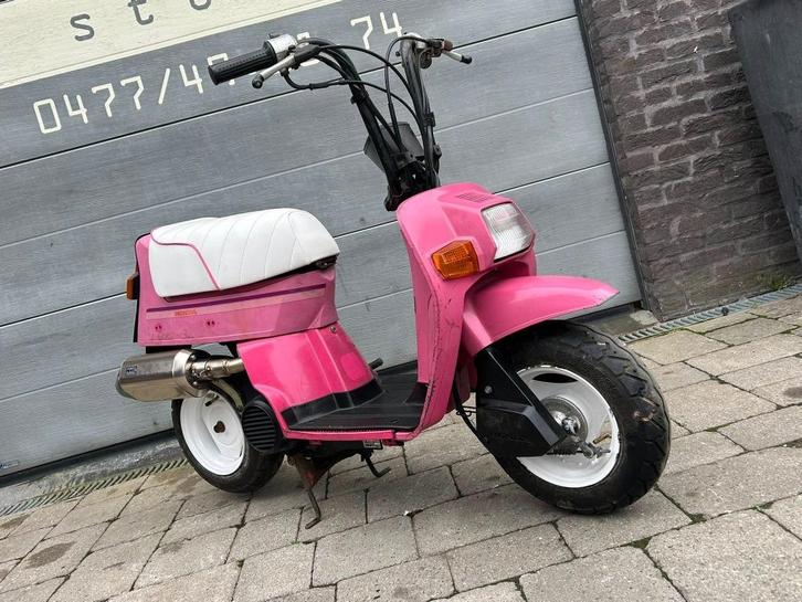 honda squash ... 50cc... pink, Fietsen en Brommers, Brommers | Honda, Gebruikt, Overige modellen, Ophalen