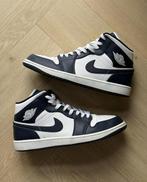 AIR JORDAN 1 MID - WHITE/DARK NAVY- 47, Kleding | Heren, Schoenen, Blauw, Nike, Ophalen of Verzenden, Sneakers of Gympen