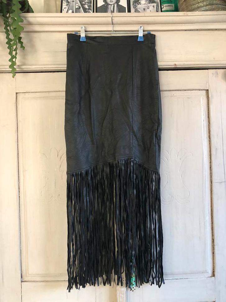 Unieke vegan leren Supertrash rok slierten onder Mt 34, Kleding | Dames, Rokken, Zo goed als nieuw, Maat 34 (XS) of kleiner, Zwart
