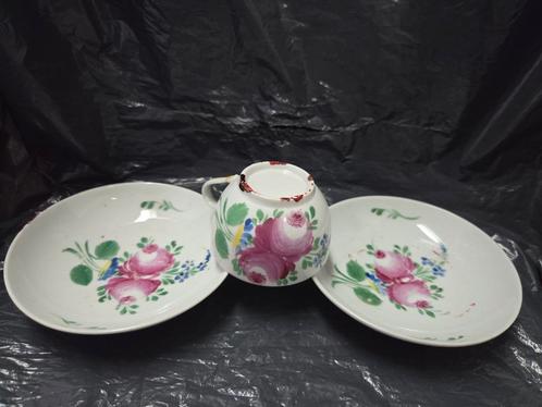 Vintage Kop en Schotels met Bloemmotieven, Antiek en Kunst, Antiek | Servies los, Ophalen of Verzenden