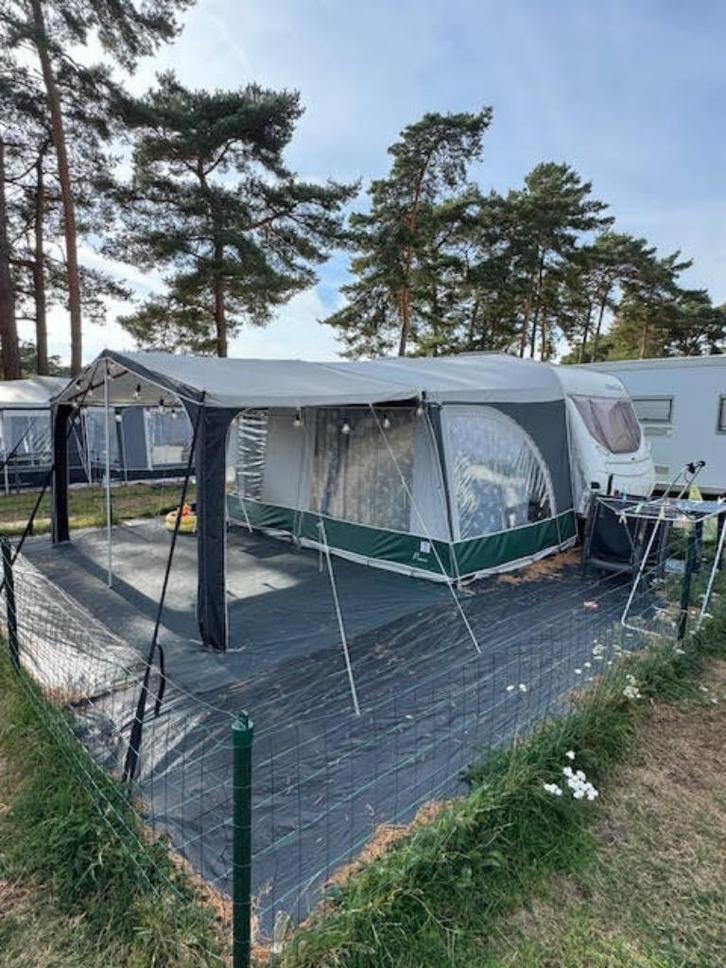 Chateau Calista 390 Caravan – incl. mover, voortent & luifel, Caravans en Kamperen, Caravans, Particulier, tot en met 4, 750 - 1000 kg