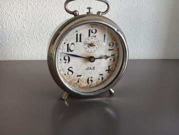 JAZ wekker, mechanische wekker, brocante uit Frankrijk, JAZ beschikbaar voor biedingen