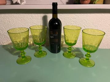 Wijnglazen plastic - 4 stuks beschikbaar voor biedingen