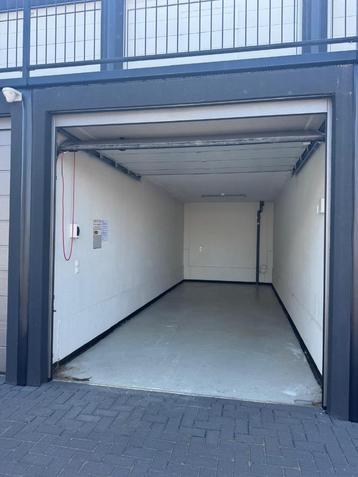 Garagebox / bedrijfspand / opslag unit in Nieuwegein te huur beschikbaar voor biedingen