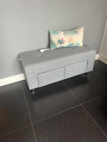 Leuke Hocker, poef beschikbaar voor biedingen