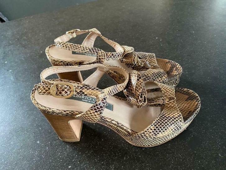 ALBERTO GOZZI slangenprint nieuwstaat schoenen 37 CHCS, Kleding | Dames, Schoenen, Zo goed als nieuw, Pumps, Beige, Ophalen of Verzenden
