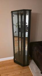 Zwart houten vitrine kast met spiegel wand en verlichting, Huis en Inrichting, Ophalen, 25 tot 50 cm