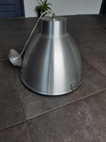 Te koop 2 mooie hanglampen  beschikbaar voor biedingen