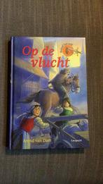 Arend van Dam - Op de vlucht, Boeken, Ophalen of Verzenden, Zo goed als nieuw, Arend van Dam