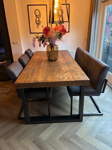 Eethoek steigerhout beschikbaar voor biedingen