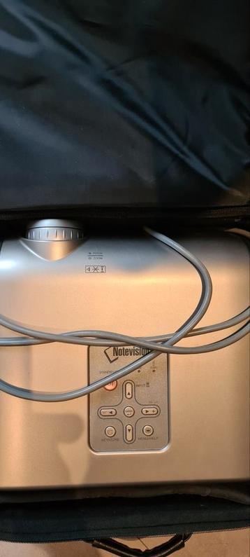 Sharp projector/beamer beschikbaar voor biedingen