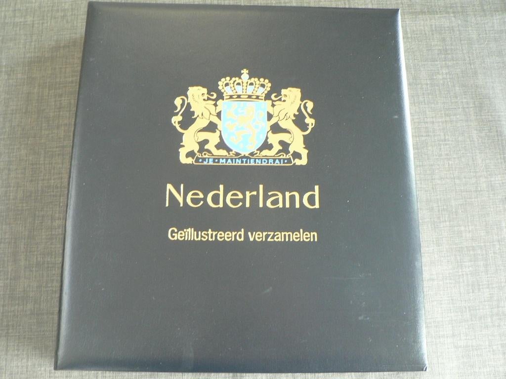 DAVO LUXE ALBUM GEILLUSTREERD VERZAMELEN 2000 MET CASSETTE, Postzegels en Munten, Postzegels | Toebehoren, Verzamelalbum, Ophalen of Verzenden