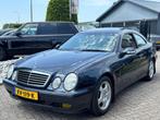 Mercedes-benz CLK-klasse  CLK 320 Coupé Elegance Automaat, Auto's, 745 kg, Achterwielaandrijving, Bedrijf, Stoelverwarming