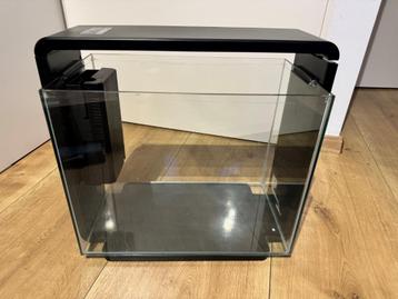 aquarium 40L met licht en pomp. beschikbaar voor biedingen