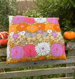 Vintage kussen bloemen retro kleuren, Ophalen of Verzenden, Zo goed als nieuw, Oranje, Vierkant