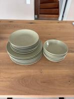 IKEA servies zacht groen GOEDE STAAT!, Huis en Inrichting, Keuken | Servies, Ophalen, Zo goed als nieuw, Effen, Bord(en)