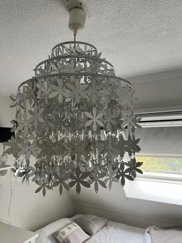 Bloemen Plafondlamp beschikbaar voor biedingen