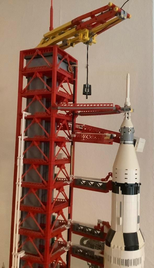 LEGO Saturnus V raket, Hobby en Vrije tijd, Modelbouw | Overige, Gebruikt, Ophalen