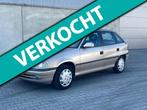 Opel Astra 1.6i-16V GL 94.000 KM NAP+AUTOMAAT+APK 08-04-2026, Stof, Gebruikt, Zwart, Beige
