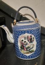 Vintage Japanse porseleinen theepot met bamboe hengsel., Antiek en Kunst, Antiek | Porselein, Ophalen of Verzenden
