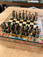 Schaakspel Azteken vs Conquistadores Handgemaakt, Antiek en Kunst, Antiek | Speelgoed, Ophalen