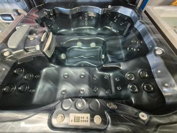 Duurste merk spas 💦FAMILIE JACUZZI‼️VANDAAG BEZORGD👌 beschikbaar voor biedingen
