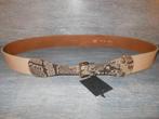 Beige leren riem met een dierenprint en kleine goudkl. gesp, 5 cm of meer, Verzenden, Echt leder, Tailleriem