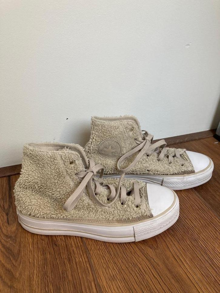 Converse All Stars teddy hoge sneakers beige maat 38, Kleding | Dames, Schoenen, Zo goed als nieuw, Sneakers of Gympen, Beige