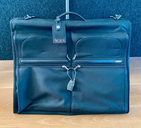 TUMI garment bag / tas voor pakken, Sieraden, Tassen en Uiterlijk, Koffers, Zo goed als nieuw, Ophalen of Verzenden
