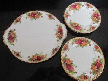 Royal Albert country roses sauskom, kop en schotels.etc beschikbaar voor biedingen