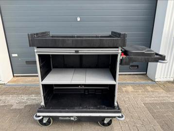 2x Numatic NKU-30FF zwart hotelwagen beschikbaar voor biedingen