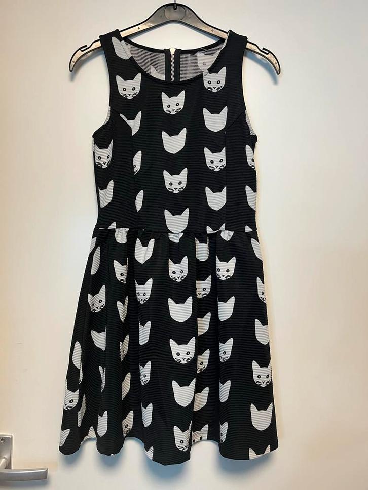 Leuk jurkje met kattenprint - Maat XS, Kleding | Dames, Jurken, Zo goed als nieuw, Maat 34 (XS) of kleiner, Zwart, Boven de knie