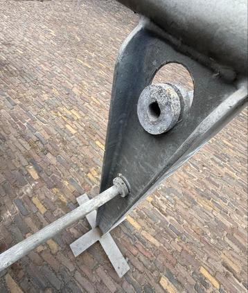 Zwaar kleding rek van gegalvaniseerd ijzer beschikbaar voor biedingen