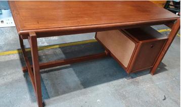 Vintage design bureau Thao Devakul gik gok studio Thailand beschikbaar voor biedingen
