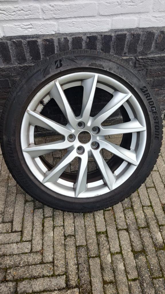 Winterbanden op velg - Bridgestone Blizzak 245/45R18, Auto-onderdelen, Banden en Velgen, Banden en Velgen, Winterbanden, 18 inch