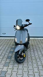 Vespa Sprint 80cc 4t | Custom kleur | Akrapoviç, Overige modellen, Maximaal 45 km/u, Ophalen of Verzenden, Zo goed als nieuw