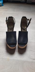 GUESS dames schoenen, Ophalen of Verzenden, Zo goed als nieuw, Zwart, Sneakers of Gympen