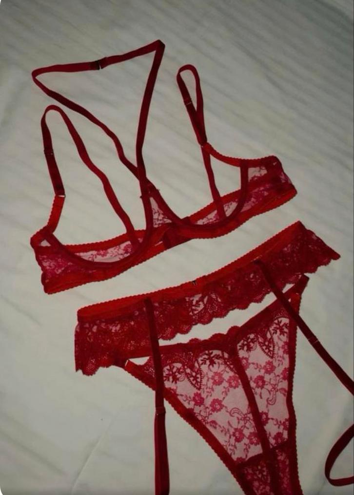 Mooie Lingerie Set, Kleding | Dames, Ondergoed en Lingerie, Setje, Rood, Ophalen of Verzenden