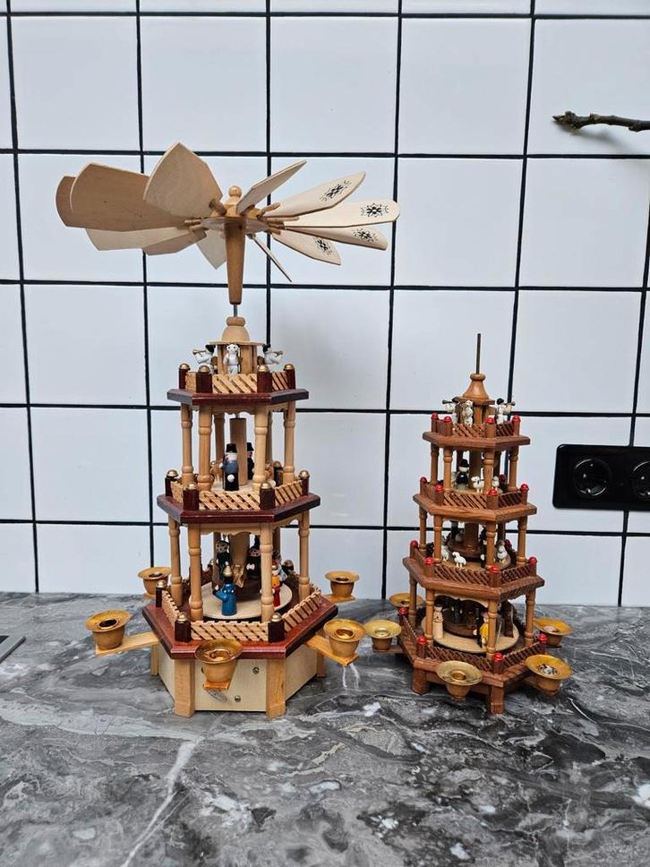 Vintage kerst piramide ertsgebergte handwerk christmas hout, Verzamelen, Swarovski, Figuurtje, Ophalen of Verzenden