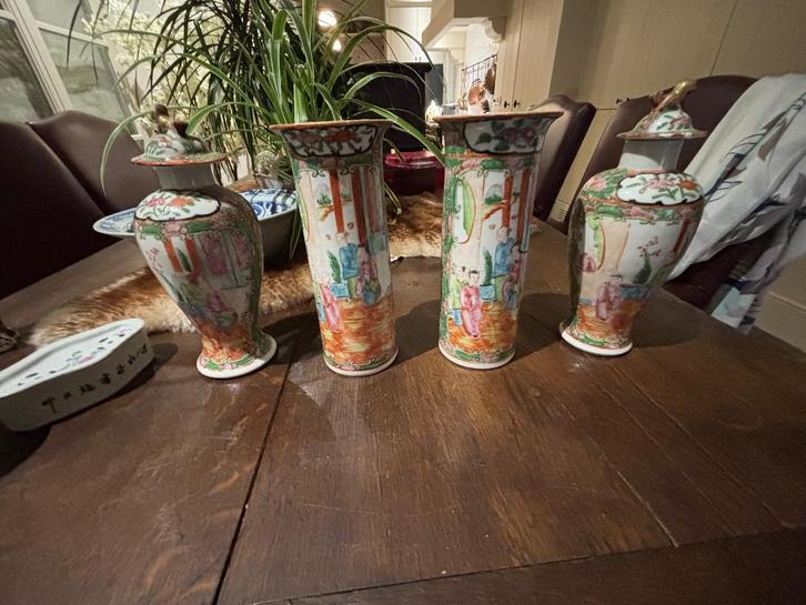 Prachtig antiek Chinees kaststel van 4 vazen handbeschilderd, Antiek en Kunst, Antiek | Woonaccessoires, Ophalen of Verzenden
