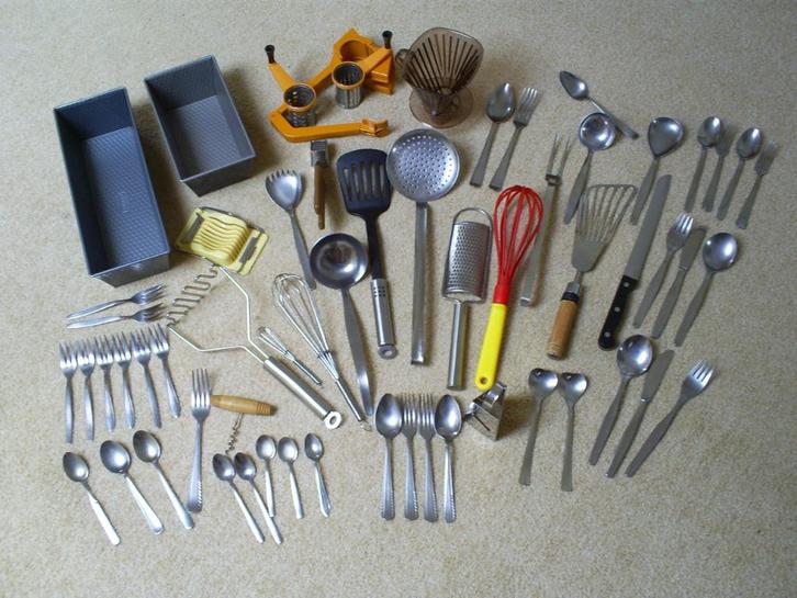 Bestek Keukengerei bakvormen Kruidenrasp Knoflookpers, Huis en Inrichting, Keuken | Keukenbenodigdheden, Gebruikt, Ophalen of Verzenden