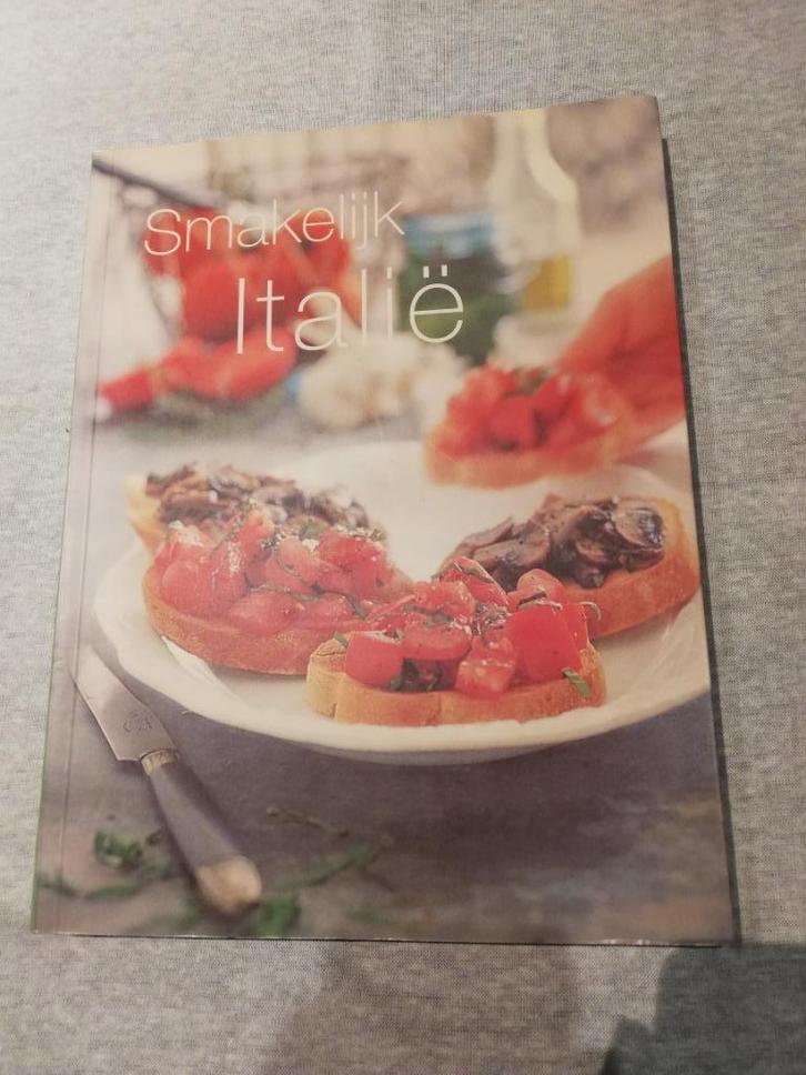 Smakelijk Italie, S. Braimbridge, J. Glynn, Kookboek, Boeken, Kookboeken, Zo goed als nieuw, Voorgerechten en Soepen, Hoofdgerechten